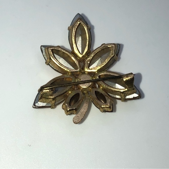 AURORA Borealis AB Crystal Topaz Brown Floral Leaf Brooch Gold Tone Metal 1.5” - Picture 2 of 4